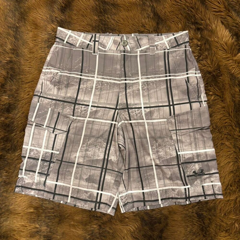 Under Armour Cargo Shorts gray/white digital camo plaid HeatGear Men’s 32 x 10in